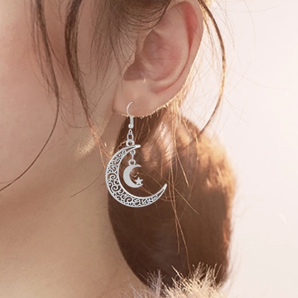 π Crescent Moon BOHO Chic Trendy Earrings π - Picture 4 of 8